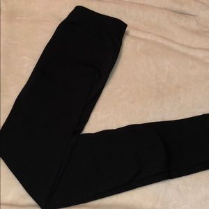Plain black leggings !!
